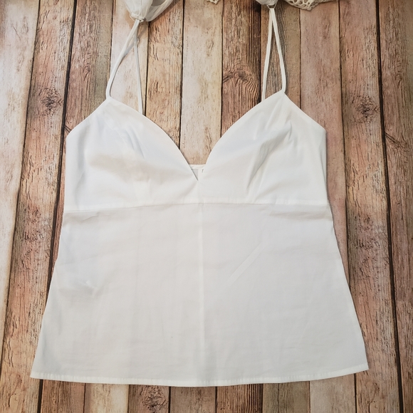 🆕️ BCBGMAXAZRIA Scalloped Embroidery Top Size S - Picture 13 of 15